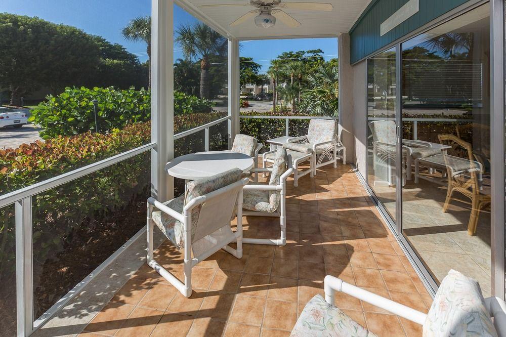 Sanibel Arms West Hotel Exterior photo