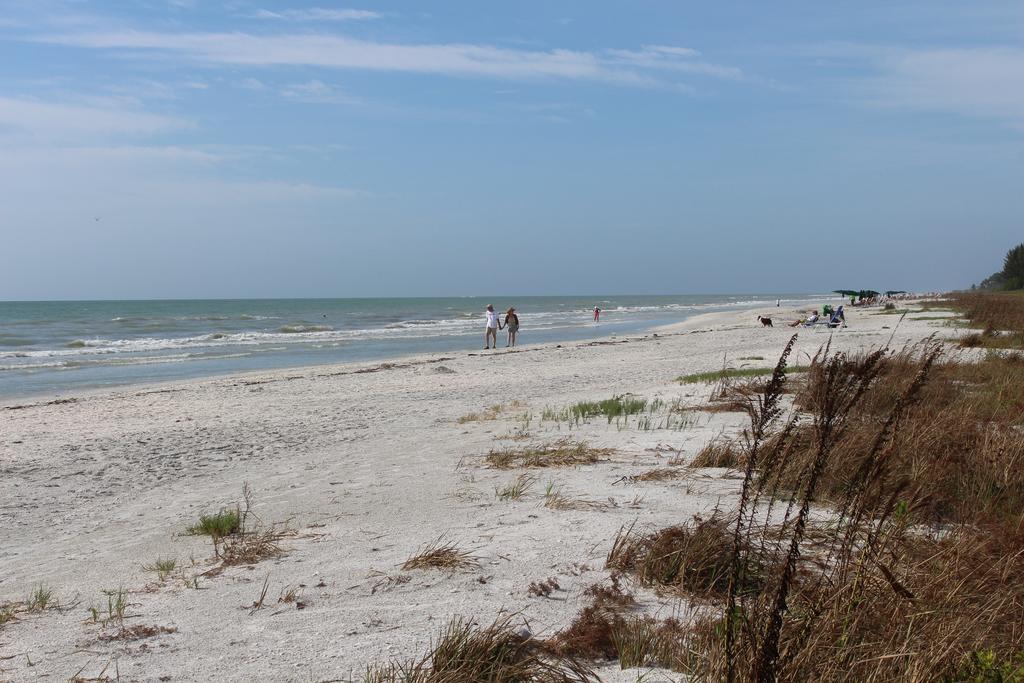 Sanibel Arms West Hotel Exterior photo