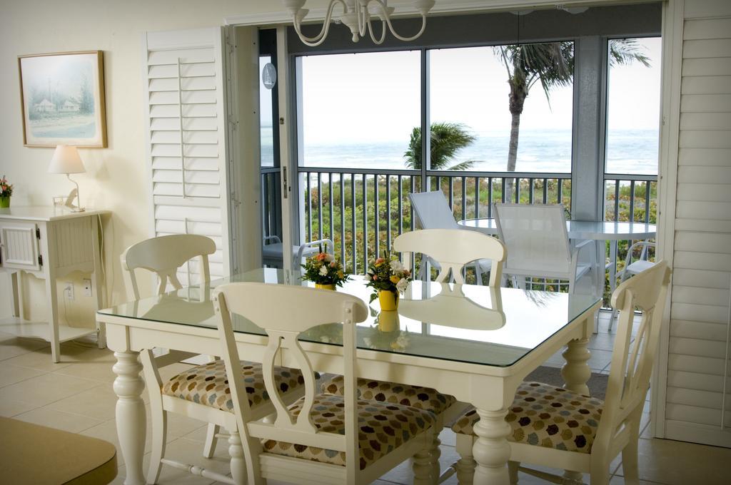 Sanibel Arms West Hotel Exterior photo