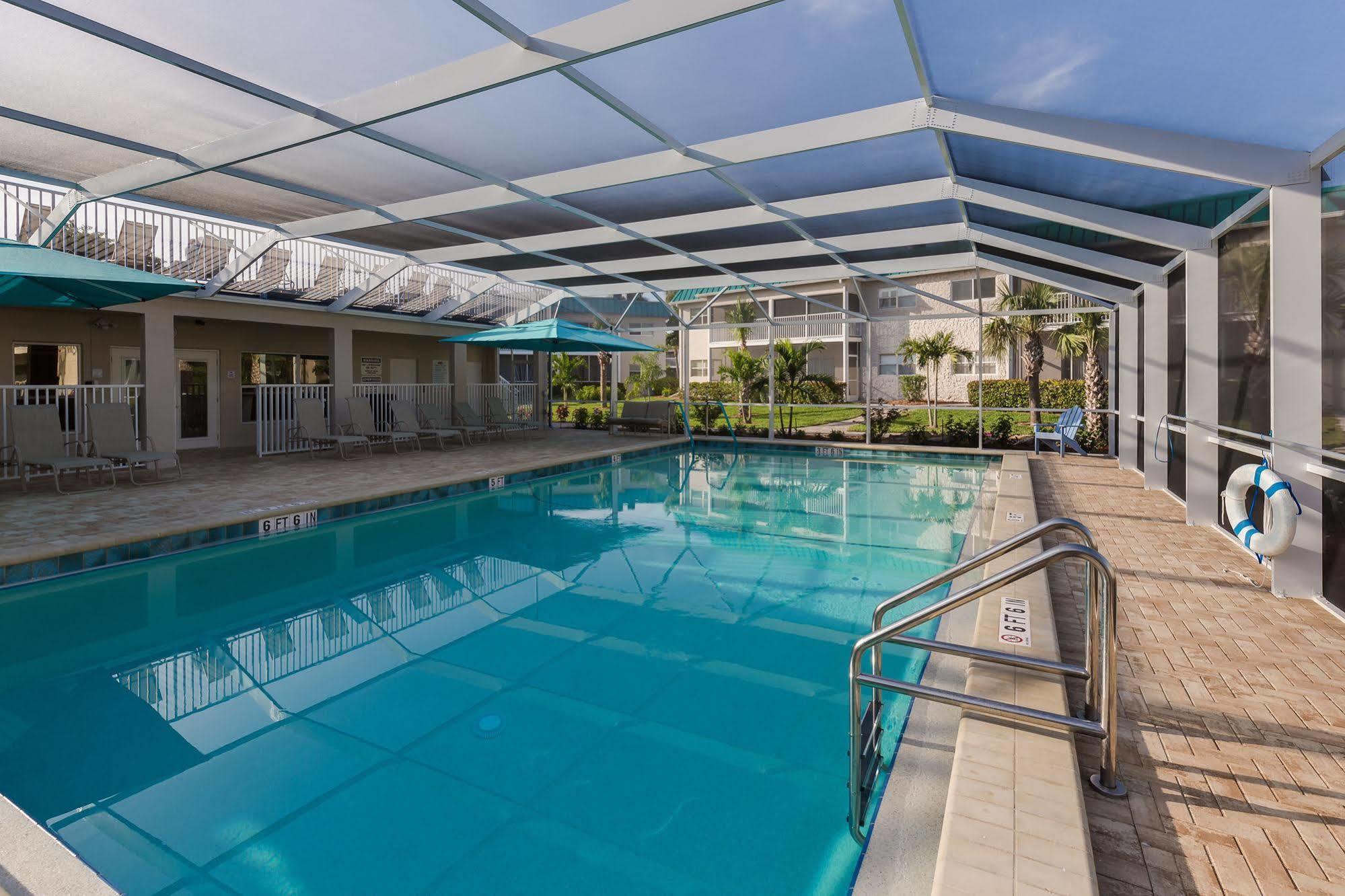 Sanibel Arms West Hotel Exterior photo