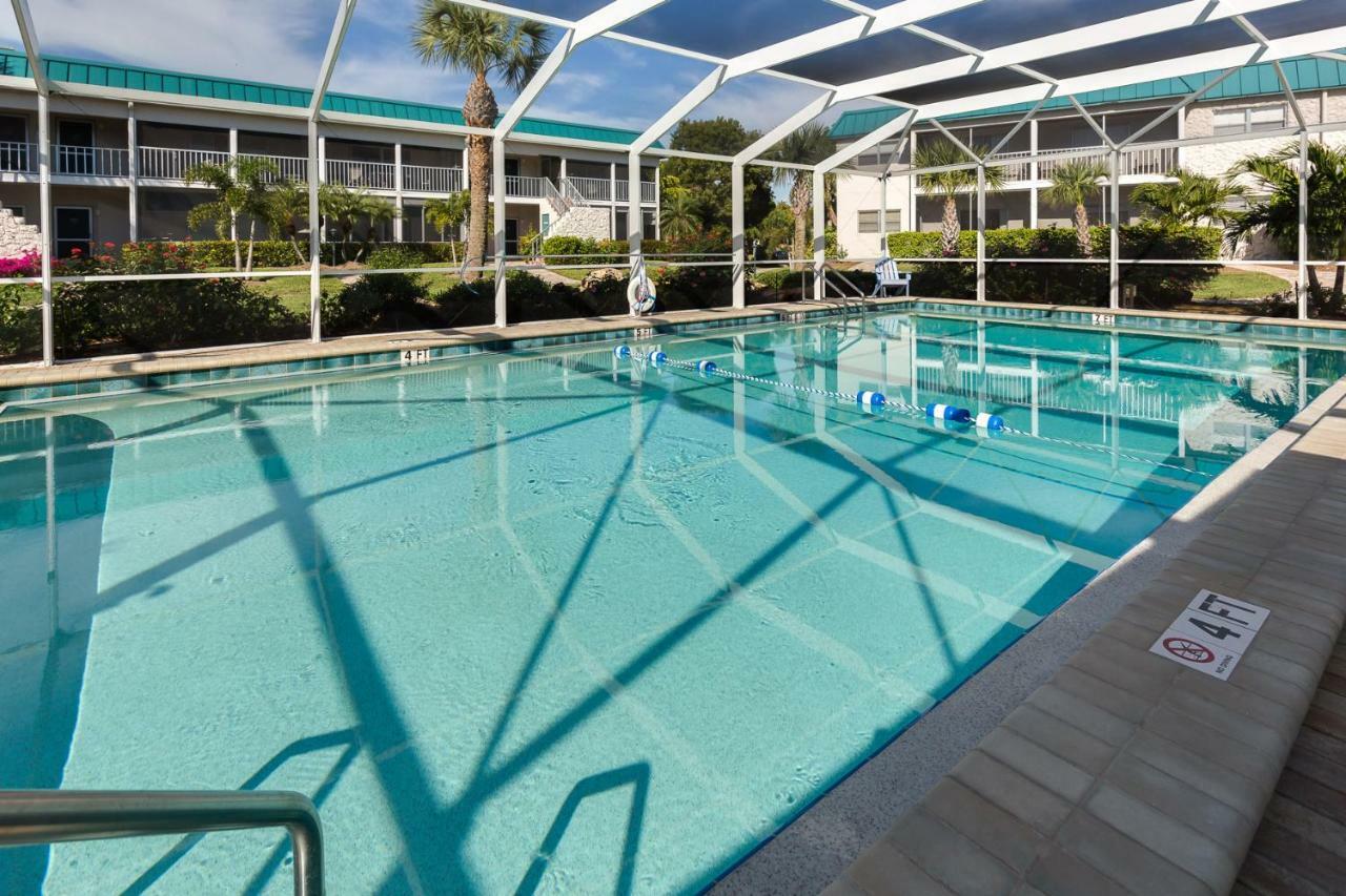 Sanibel Arms West Hotel Exterior photo